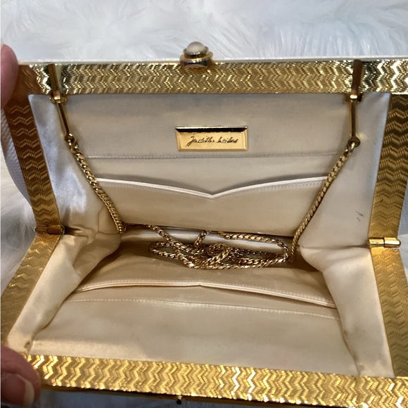 Vintage JUDITH LEIBER Ivory Clutch Shoulder Bag | Good vintage condition - Picture 14 of 16
